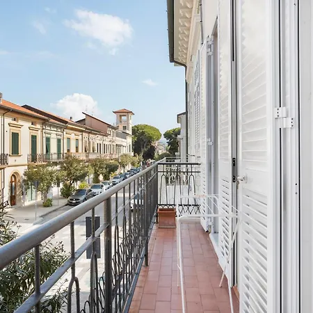 Дом отдыха Viareggio Apartments